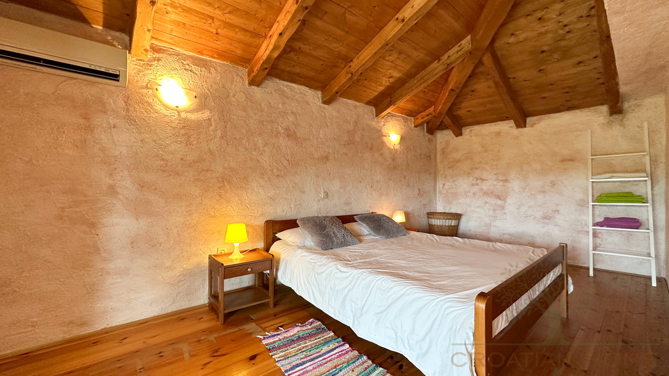 Mediterranes sch&ouml;nnes End -Steinreihenhaus in einem idylischen istrischen Dorf