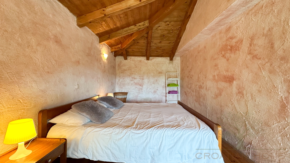 Mediterranes sch&ouml;nnes End -Steinreihenhaus in einem idylischen istrischen Dorf