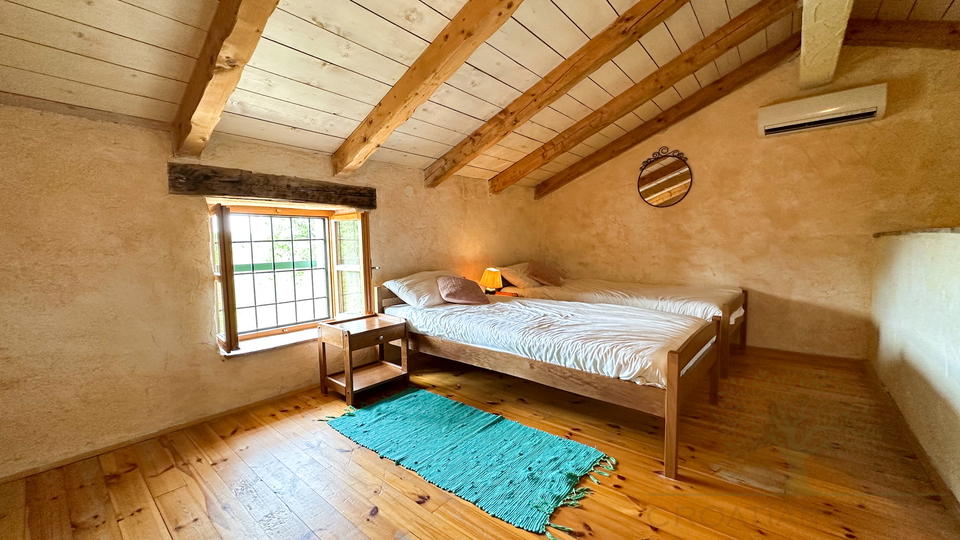 Mediterranes sch&ouml;nnes End -Steinreihenhaus in einem idylischen istrischen Dorf