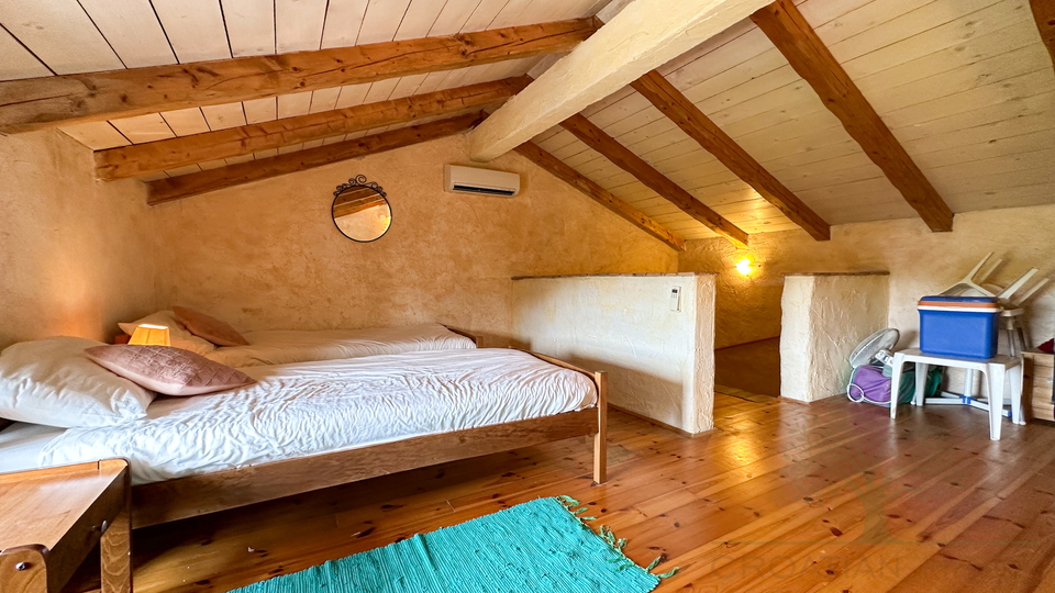 Mediterranes sch&ouml;nnes End -Steinreihenhaus in einem idylischen istrischen Dorf