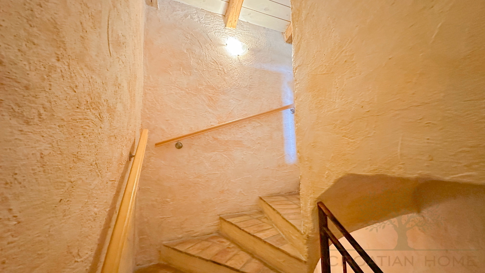 Mediterranes sch&ouml;nnes End -Steinreihenhaus in einem idylischen istrischen Dorf