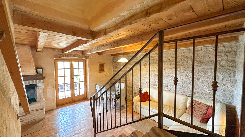 Mediterranes sch&ouml;nnes End -Steinreihenhaus in einem idylischen istrischen Dorf