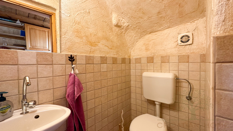 Mediterranes sch&ouml;nnes End -Steinreihenhaus in einem idylischen istrischen Dorf