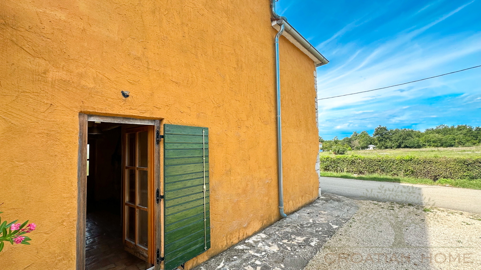 Mediterranes sch&ouml;nnes End -Steinreihenhaus in einem idylischen istrischen Dorf