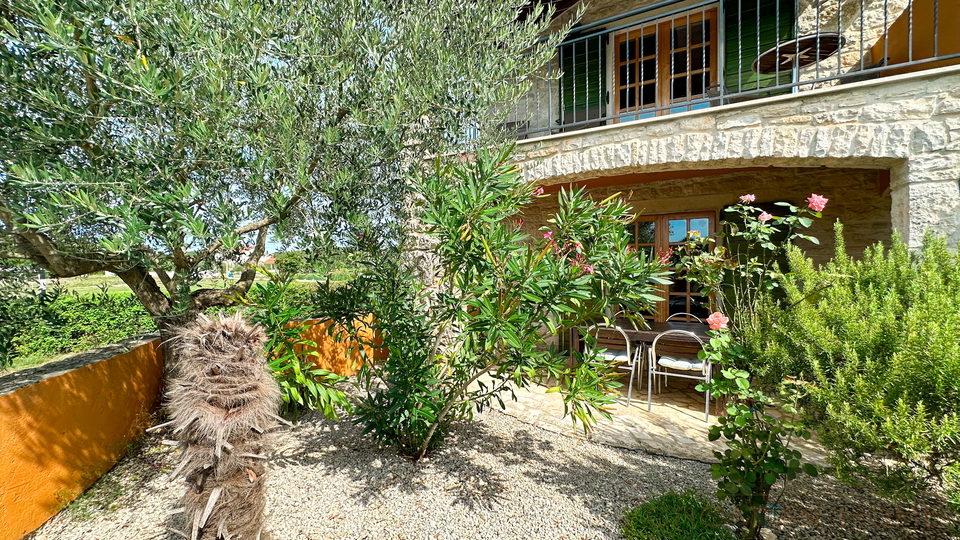 Mediterranes sch&ouml;nnes End -Steinreihenhaus in einem idylischen istrischen Dorf