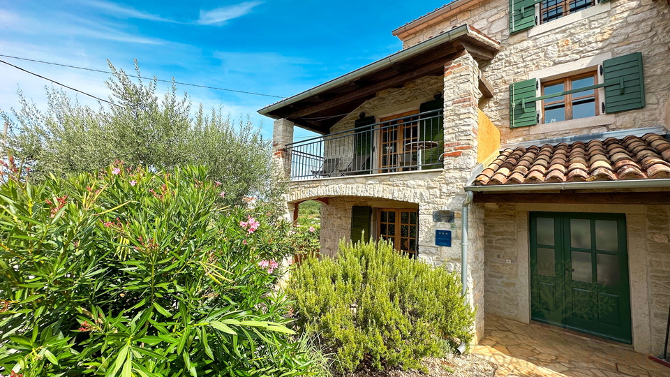 Mediterranes sch&ouml;nnes End -Steinreihenhaus in einem idylischen istrischen Dorf