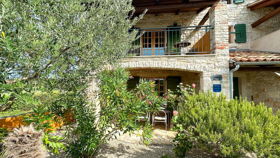 Mediterranes sch&ouml;nnes End -Steinreihenhaus in einem idylischen istrischen Dorf