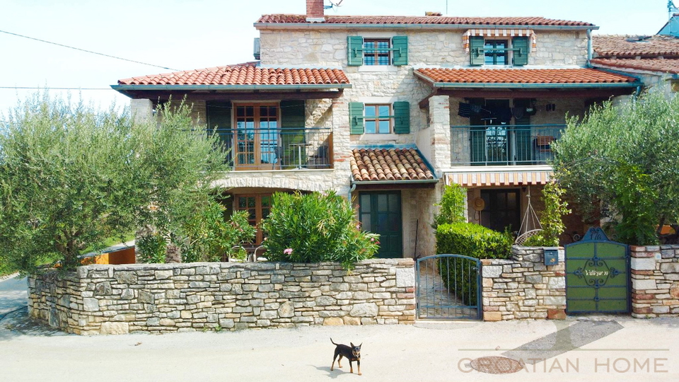 Mediterranes sch&ouml;nnes End -Steinreihenhaus in einem idylischen istrischen Dorf