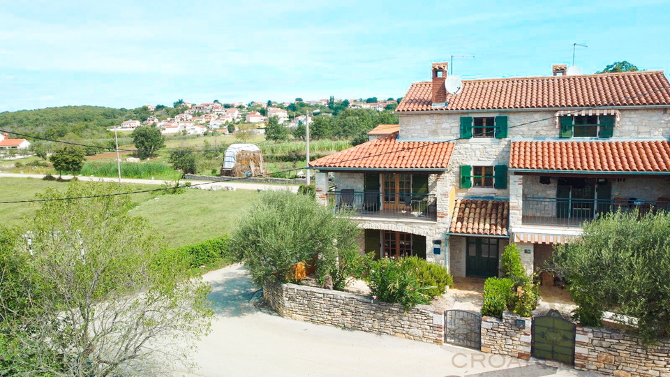 Mediterranes sch&ouml;nnes End -Steinreihenhaus in einem idylischen istrischen Dorf