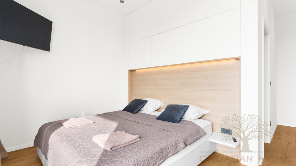 Villa mit Keller und 50 m2 beheiztem Pool am Rande einer gr&ouml;sseren istrischen Ortschaft