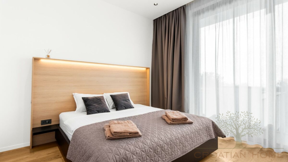 Moderne voll ausgestattete Villa mit beheiztem 50 m2 Pool