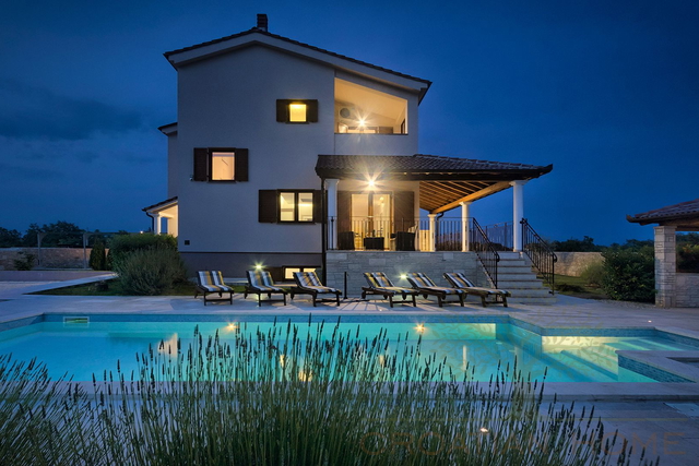 House, 294 m2, For Sale, Svetvinčenat