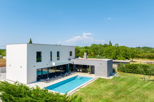 House, 190 m2, For Sale, Labin