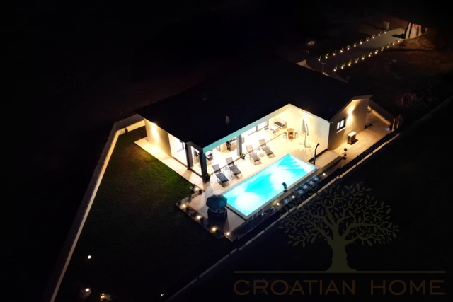 House, 154 m2, For Sale, Marčana