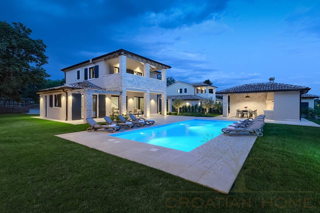House, 250 m2, For Sale, Poreč