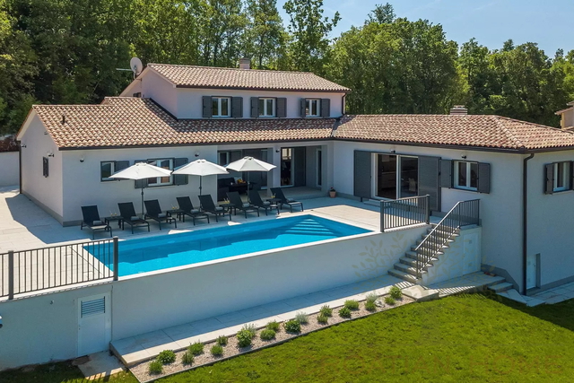 House, 249 m2, For Sale, Labin