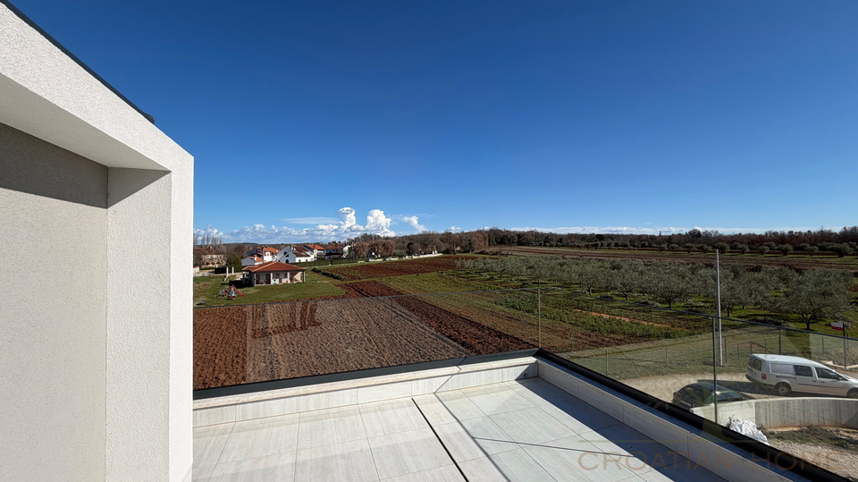 Villa mit beheiztem Pool in bester Lage nur 4000m zum Meer in ruhiger Siedlung bei Porec mit Meerblick