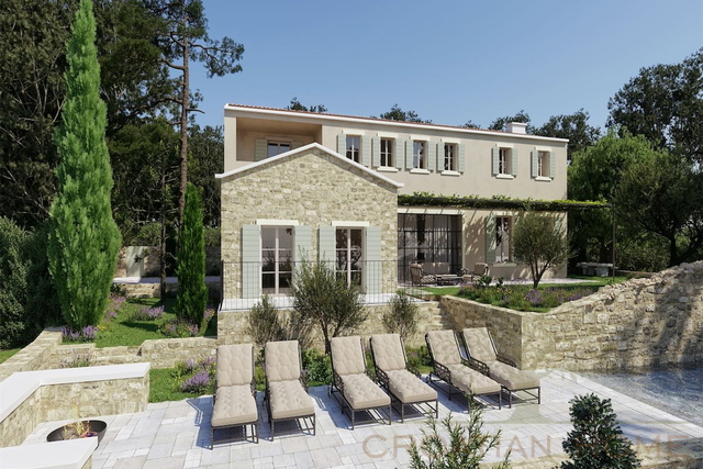 Mediterrane Luxusvilla mit Pool und atemberaubenden Blick in die Natur und ins Grüne