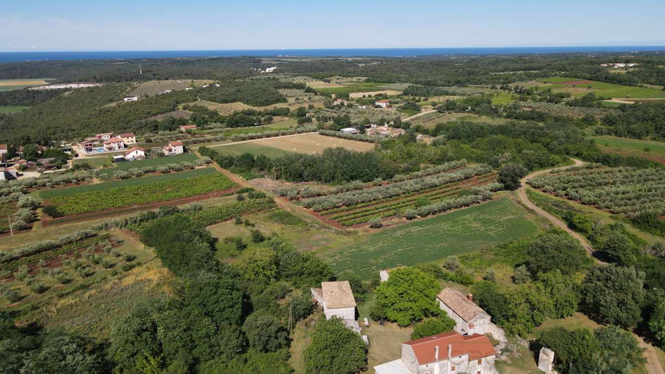 Mediterrane Luxusvilla mit Pool und atemberaubenden Blick in die Natur und ins Gr&uuml;ne