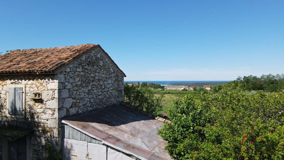 Mediterrane Luxusvilla mit Pool und atemberaubenden Blick in die Natur und ins Gr&uuml;ne