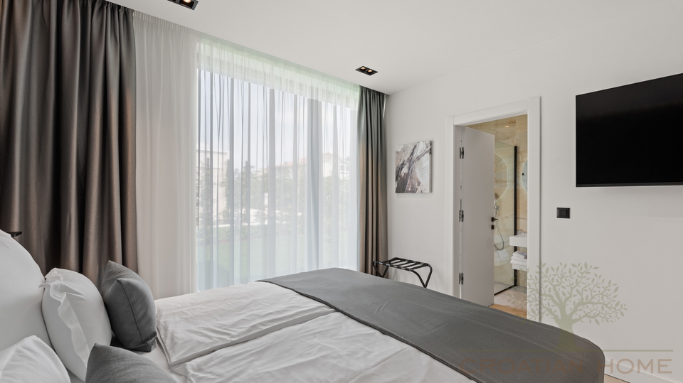 House&comma; 270 m2&comma; For Sale&comma; Pore&ccaron;