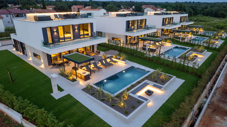 House&comma; 270 m2&comma; For Sale&comma; Pore&ccaron;