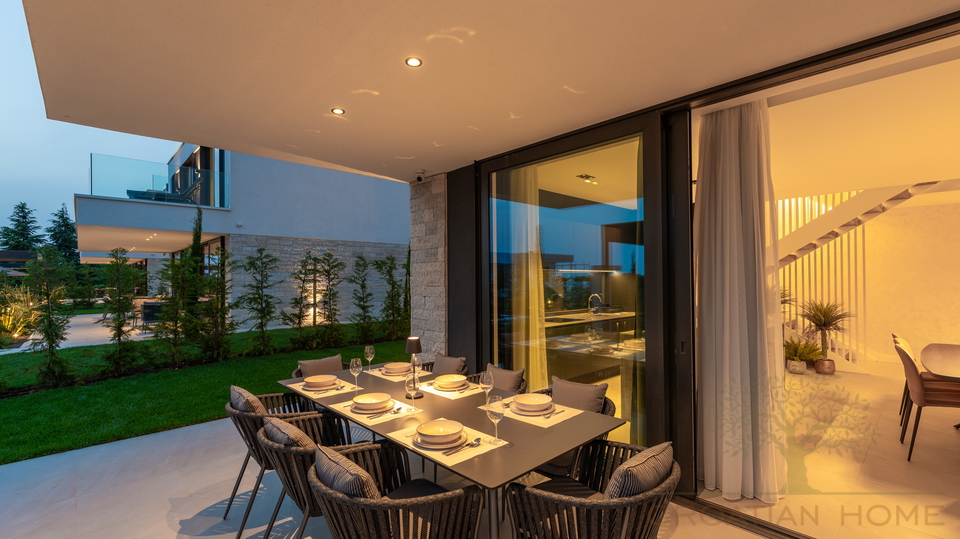 House&comma; 270 m2&comma; For Sale&comma; Pore&ccaron;