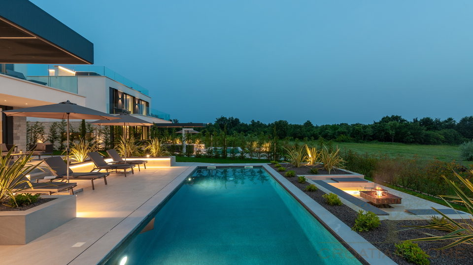 House&comma; 270 m2&comma; For Sale&comma; Pore&ccaron;