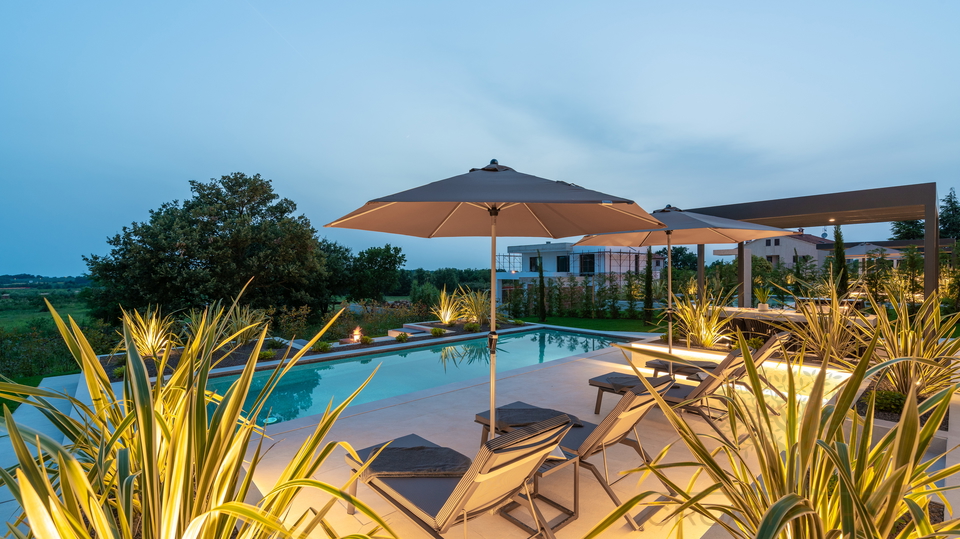 House&comma; 270 m2&comma; For Sale&comma; Pore&ccaron;