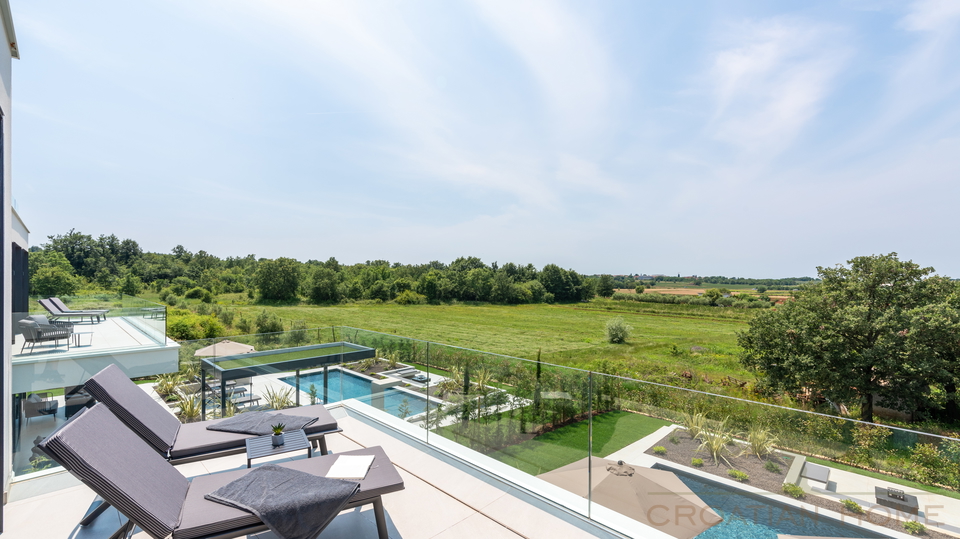 House&comma; 270 m2&comma; For Sale&comma; Pore&ccaron;