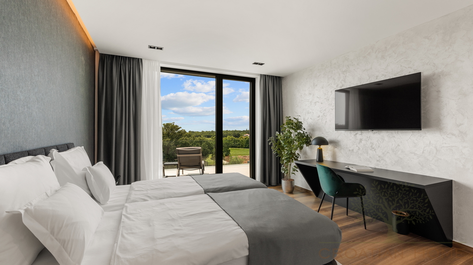 House&comma; 270 m2&comma; For Sale&comma; Pore&ccaron;