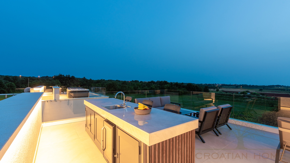House&comma; 270 m2&comma; For Sale&comma; Pore&ccaron;