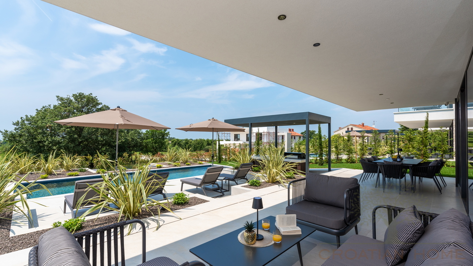 House&comma; 270 m2&comma; For Sale&comma; Pore&ccaron;
