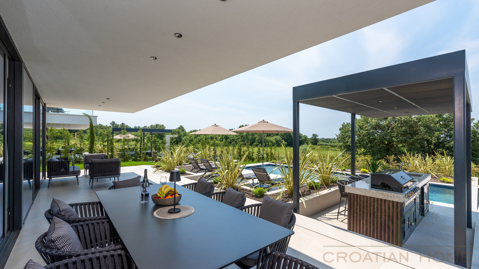 House&comma; 270 m2&comma; For Sale&comma; Pore&ccaron;