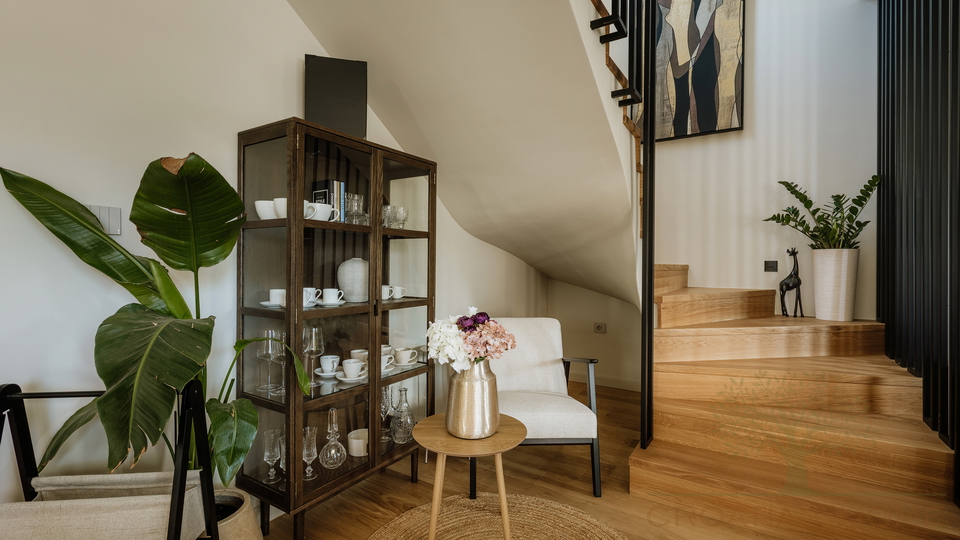 Medirrane Neubau Villa mit beheiztem Pool und nur 700 m vom Meer entfernt und Marina - Nettopreis 680&period;000 Euro&excl;
