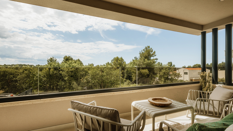 Medirrane Neubau Villa mit beheiztem Pool und nur 700 m vom Meer entfernt und Marina - Nettopreis 680&period;000 Euro&excl;