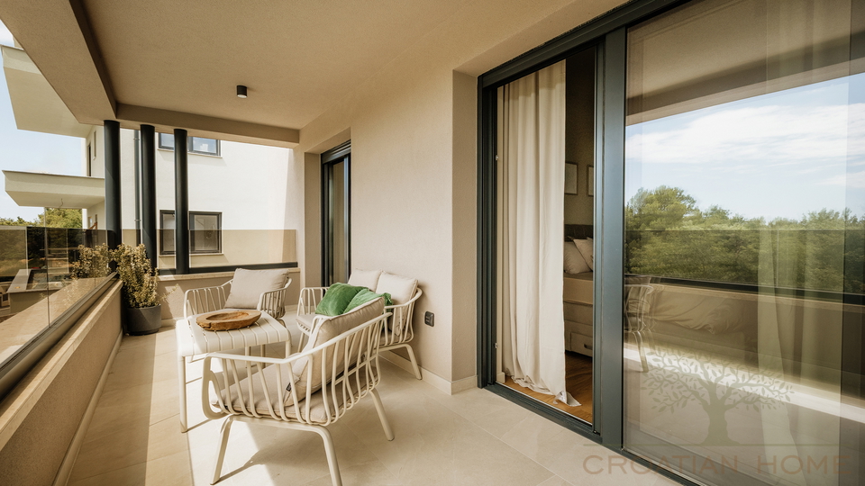 Medirrane Neubau Villa mit beheiztem Pool und nur 700 m vom Meer entfernt und Marina - Nettopreis 680&period;000 Euro&excl;