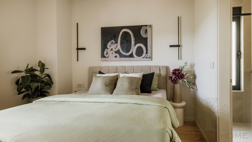 Medirrane Neubau Villa mit beheiztem Pool und nur 700 m vom Meer entfernt und Marina - Nettopreis 680&period;000 Euro&excl;