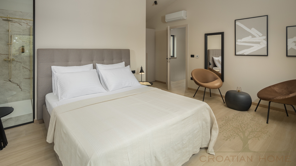 Komplett ausgesattete Villa mit Pool in Porec nahe zum sch&ouml;nsten Strand der Stadt