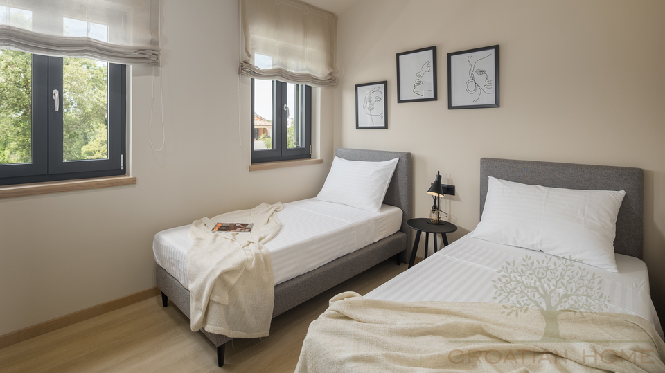 Komplett ausgesattete Villa mit Pool in Porec nahe zum sch&ouml;nsten Strand der Stadt