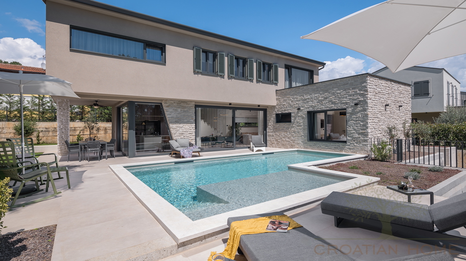 Komplett ausgesattete Villa mit Pool in Porec nahe zum sch&ouml;nsten Strand der Stadt