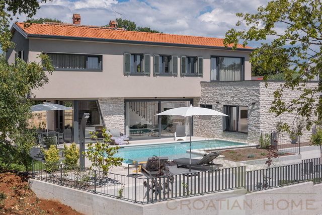 Komplett ausgesattete Villa mit Pool in Porec nahe zum schönsten Strand der Stadt