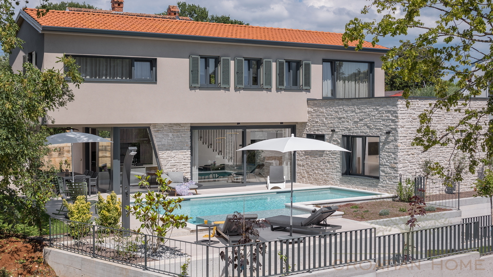 Komplett ausgesattete Villa mit Pool in Porec nahe zum sch&ouml;nsten Strand der Stadt