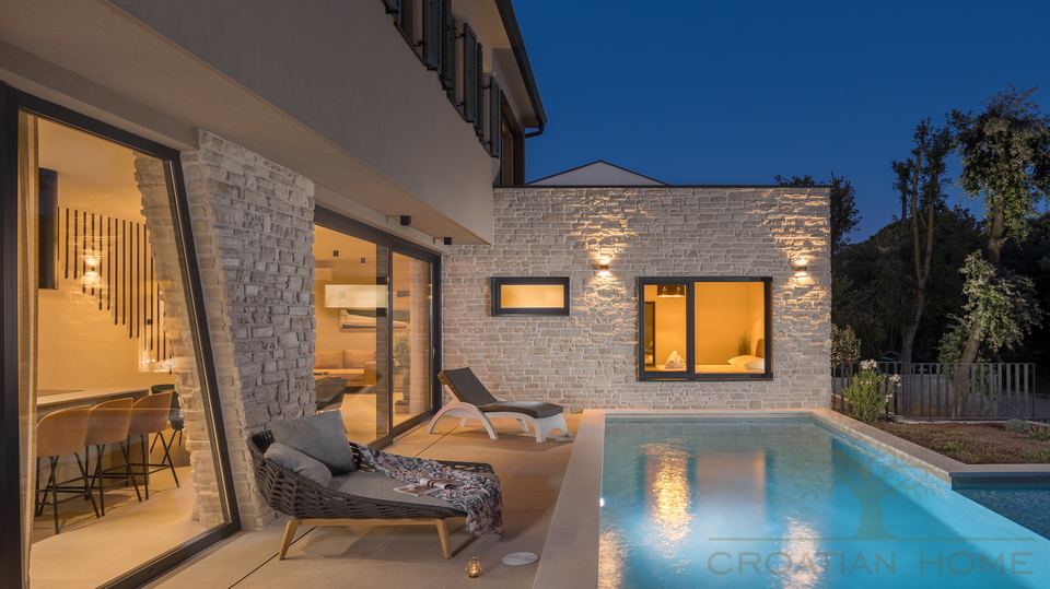 Komplett ausgesattete Villa mit Pool in Porec nahe zum sch&ouml;nsten Strand der Stadt