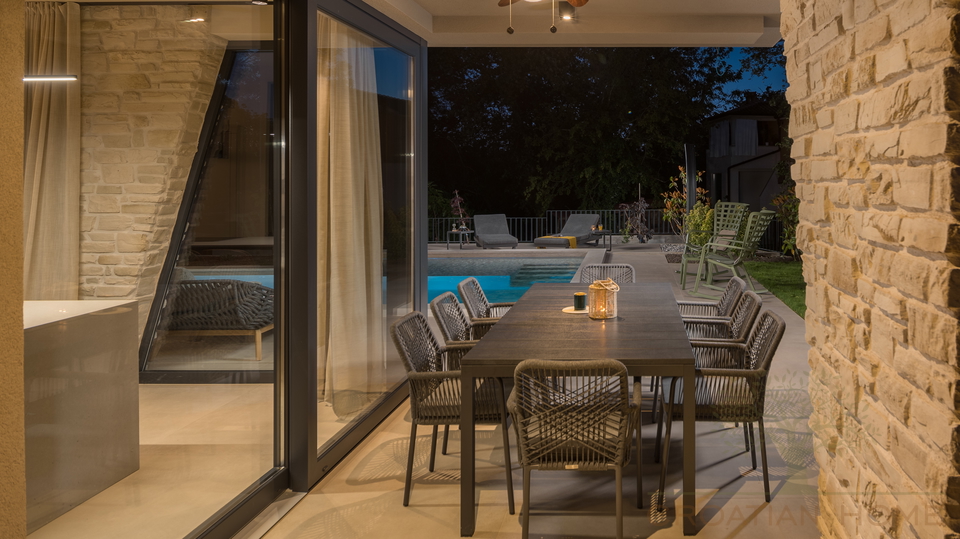 Komplett ausgesattete Villa mit Pool in Porec nahe zum sch&ouml;nsten Strand der Stadt