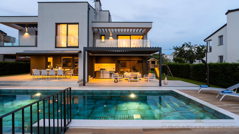 Luxus Villa i Porec mit 40 m2 Pool&comma; Jacuzzi und Meerblick