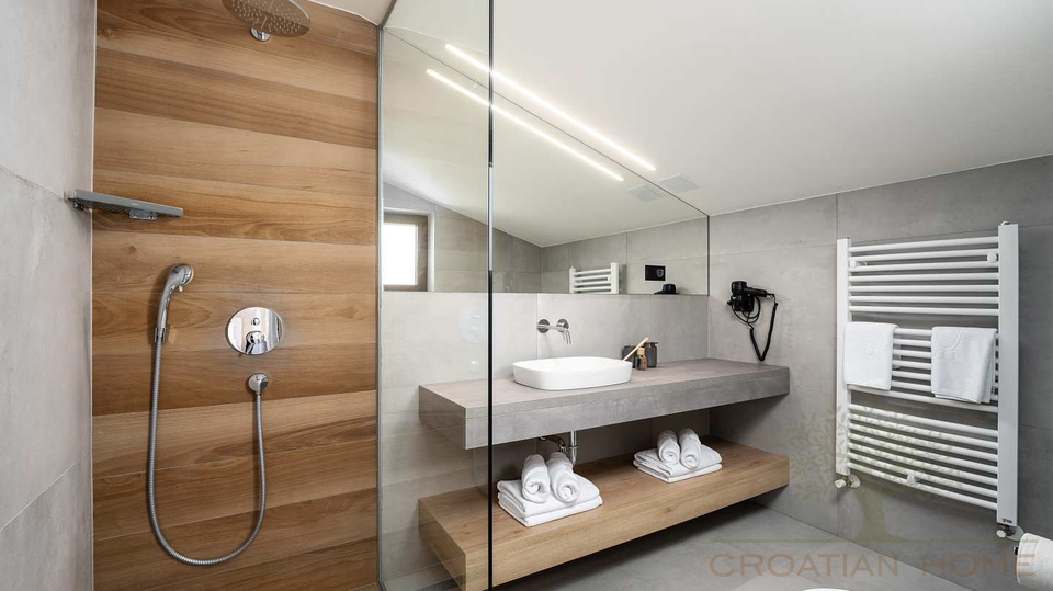 Luxus Villa i Porec mit 40 m2 Pool&comma; Jacuzzi und Meerblick