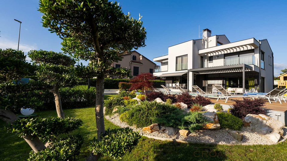 Luxus Villa i Porec mit 40 m2 Pool&comma; Jacuzzi und Meerblick