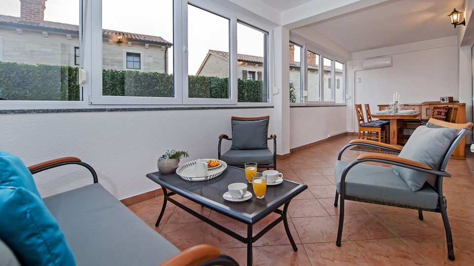 Pflegeleichtes Haus mit kleinem Garten und 4 Schlafzimmer bei Porec