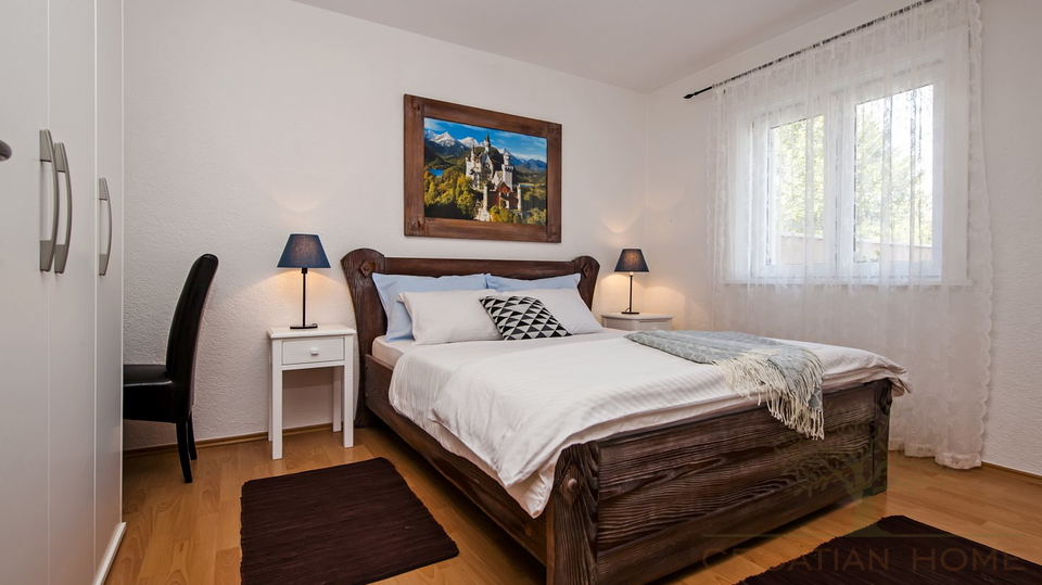 Pflegeleichtes Haus mit kleinem Garten und 4 Schlafzimmer bei Porec